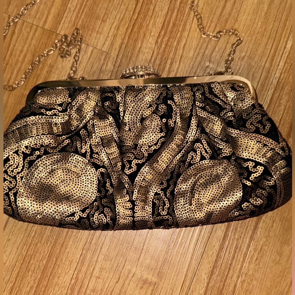 Lulu Townsend Gold & Black Sequin Evening Clutch with Chain - Picture 7 of 15